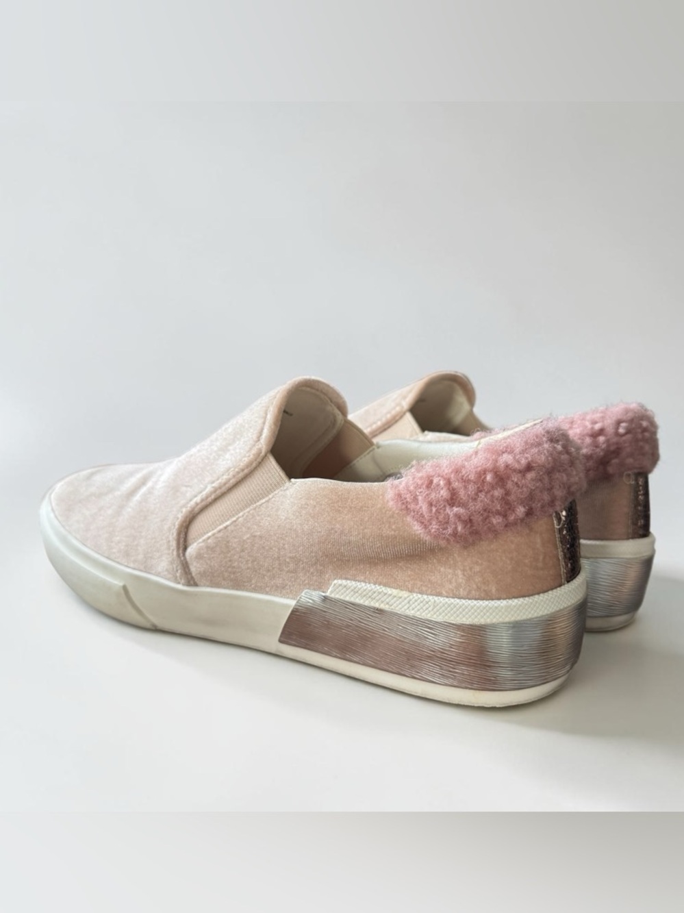 Dolce Vita Low Wall Slip-On Women’s Casual Sneakers in Blush Pink Velvet Sz 9.5